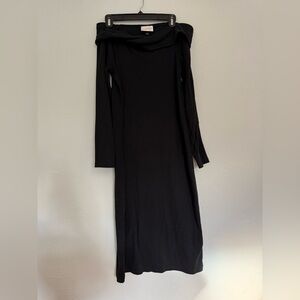 Off the shoulder Black Long Sleeve Dress